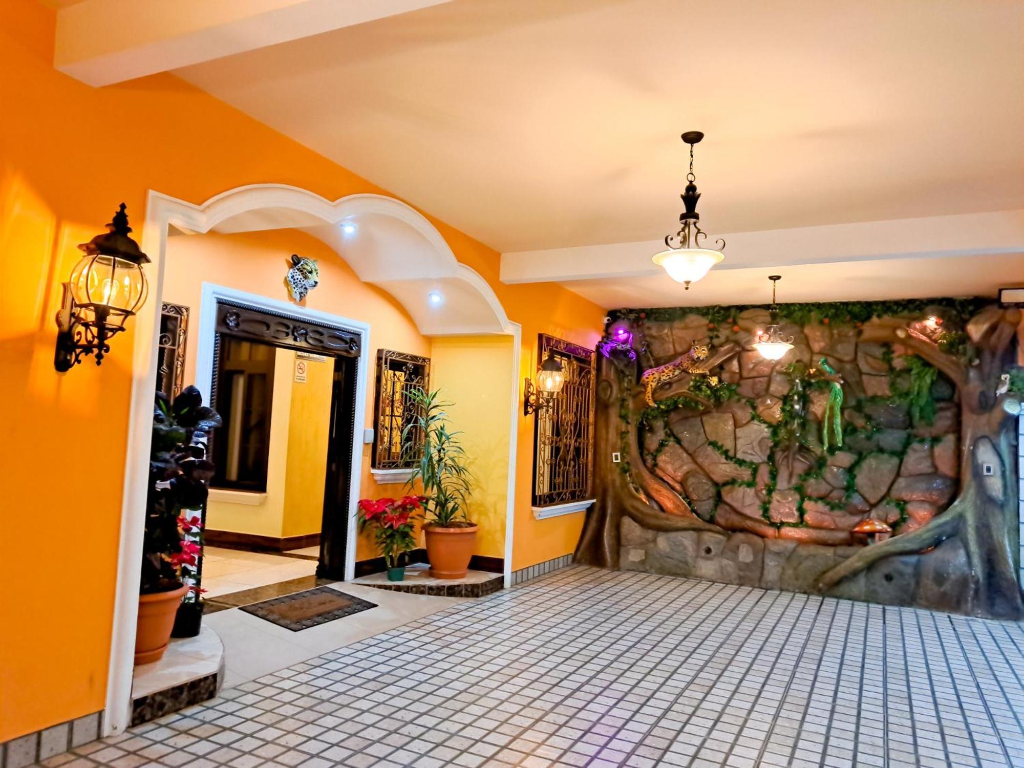 La Mansion Del Gran Jaguar Hotel Retalhuleu Bagian luar foto